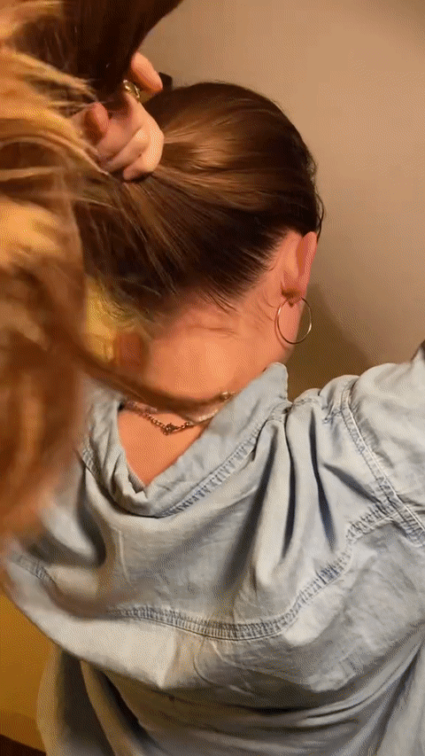 PureBrush – Effortless Self-Cleaning & Scalp Massage